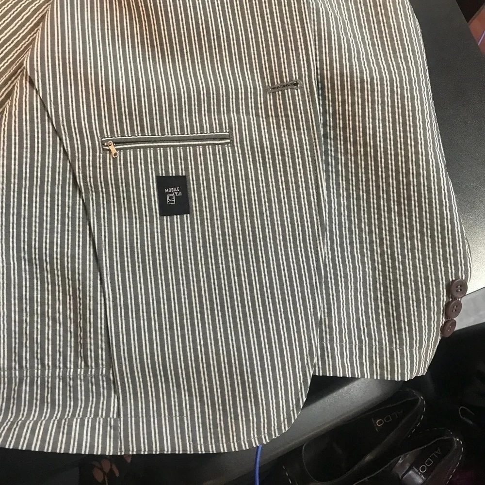 ROGATIS Men’s Smart Travel Blazer EUC